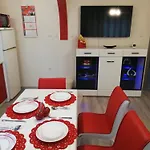 아파트 Ani - Spacious 3-bedroom Apartment, Free Parking,10 Min To Old Town 벨리코 터르노보