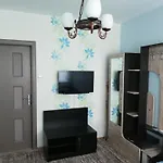Ani - Spacious 3-bedroom Apartment, Free Parking,10 Min To Old Town 아파트 *