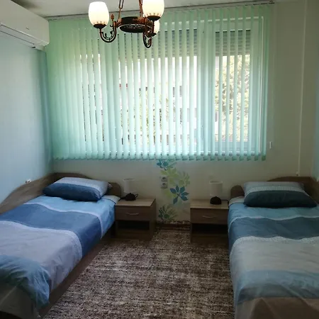 Ani - Spacious 3-bedroom Apartment, Free Parking,10 Min To Old Town * Veliko Tarnovo
