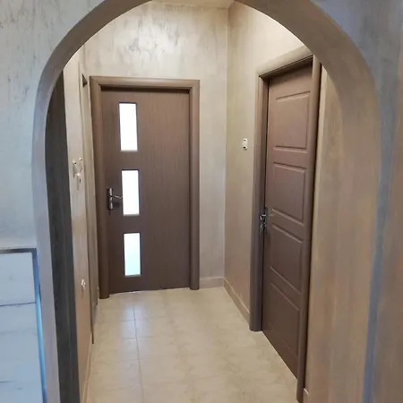 Ani - Spacious 3-bedroom Apartment, Free Parking,10 Min To Old Town Appartamento *
