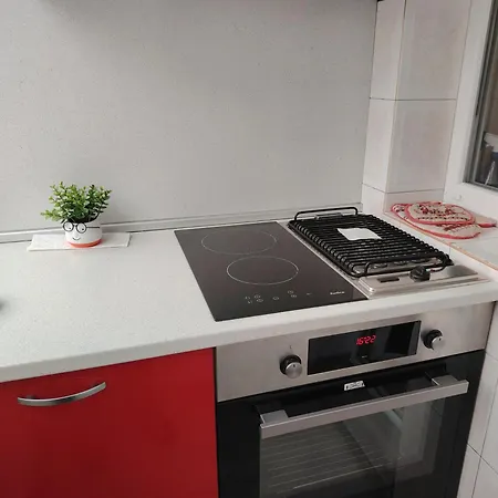 Ani - Spacious 3-bedroom Apartment, Free Parking,10 Min To Old Town Veliko Tarnovo