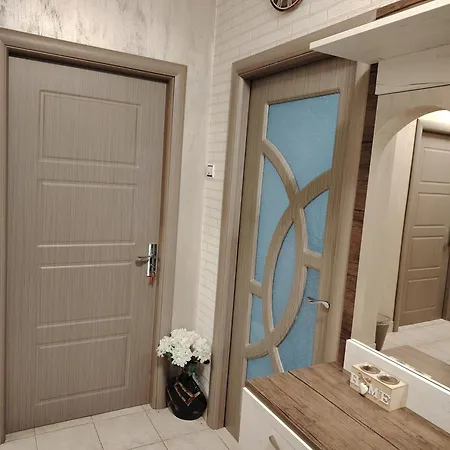 Ani - Spacious 3-bedroom Apartment, Free Parking,10 Min To Old Town *
